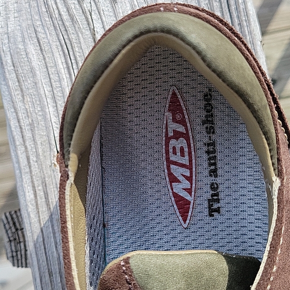MBT "BARBARA" BROWN SUEDE LEATHER WALKING SHOES, SZ 7.5 - Picture 7 of 9